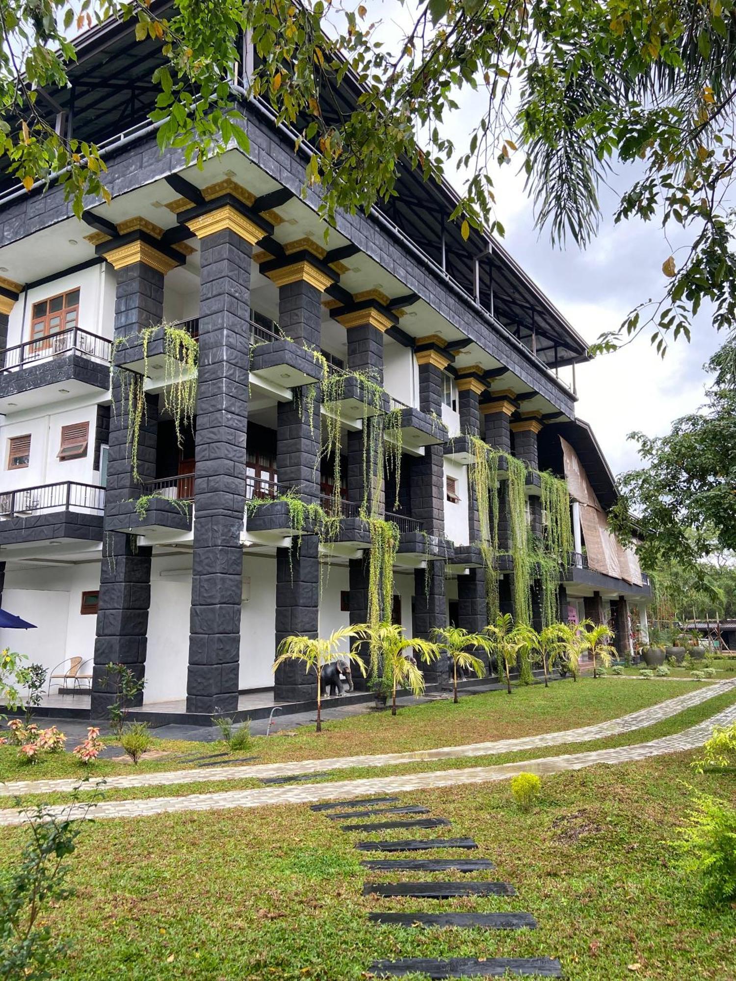 Sigiriya Kingdom Resort Dambulla Exteriör bild